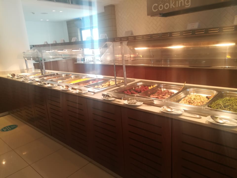 Gastro Crystal Springs Beach Hotel