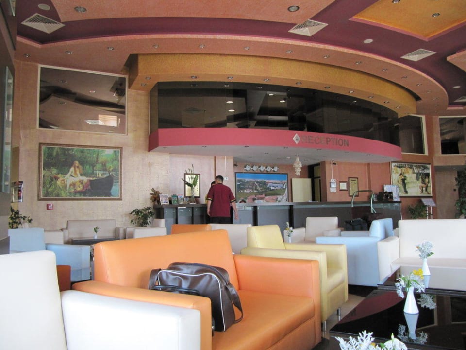 Lobby und Eingang Hotel Orfeus Park