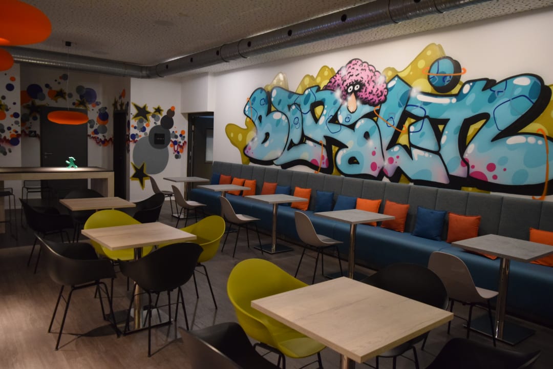 Gastro Holiday Inn - the niu, Hide Berlin Friedrichshain