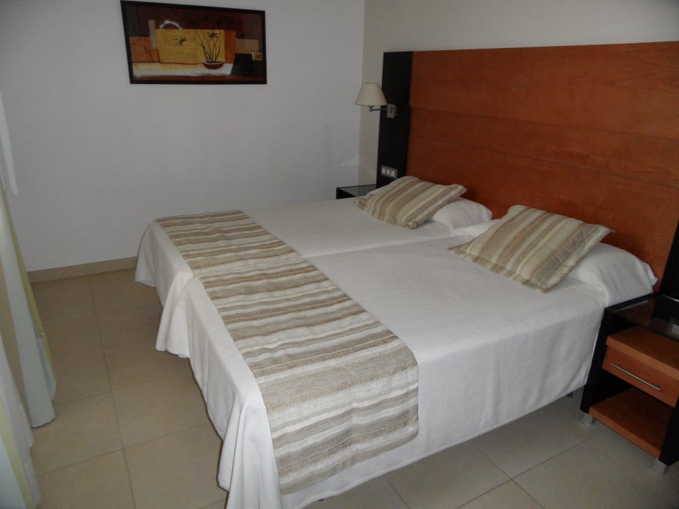 Schlafraum Bungalow 158 HL Miraflor Suites Hotel