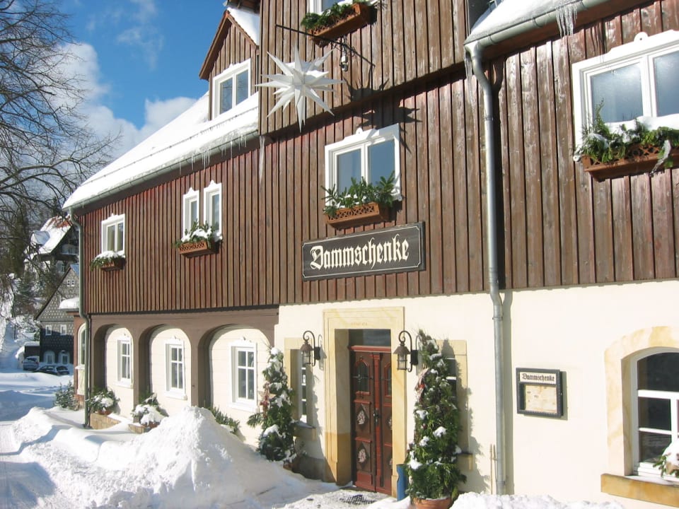 Außenansicht Winter Gasthof & Hotel Dammschenke