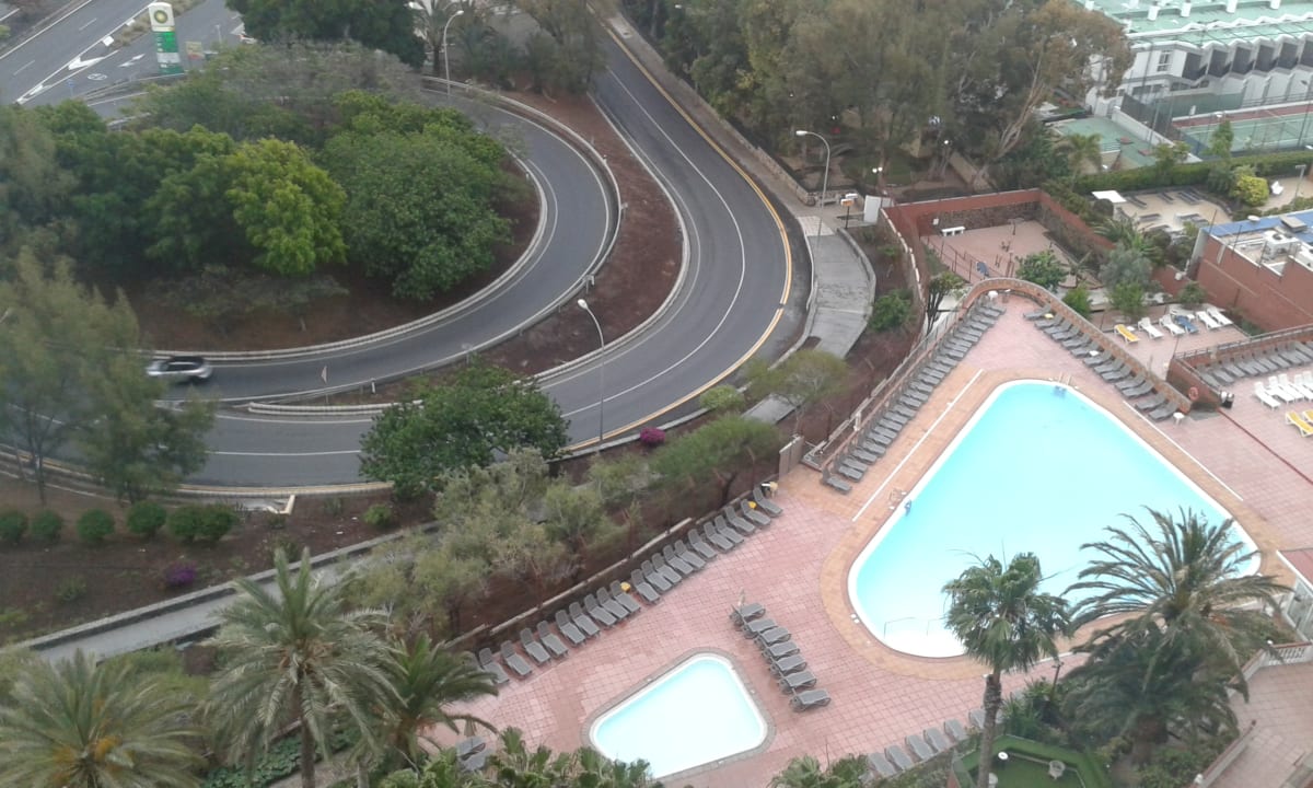 Pool Corona Roja