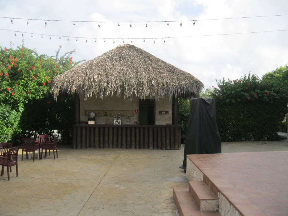 2. Bar an der Abendanimation Grand Sirenis Punta Cana Resort & Aquagames