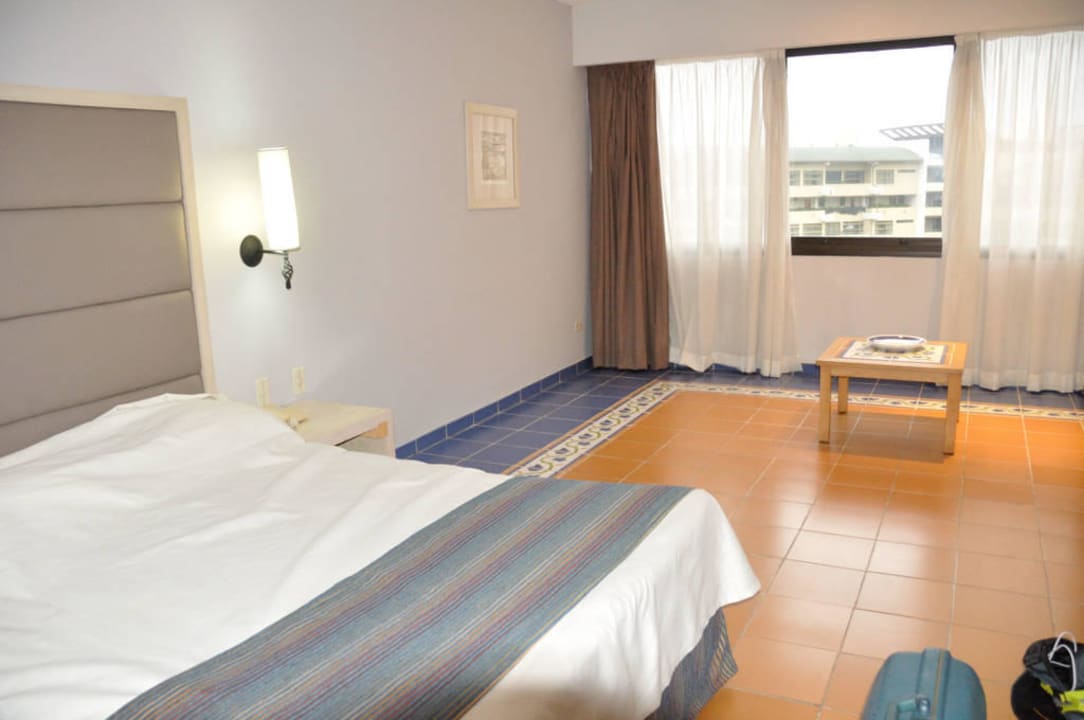 Bett, Tisch und sonst nichts Memories Miramar Havana