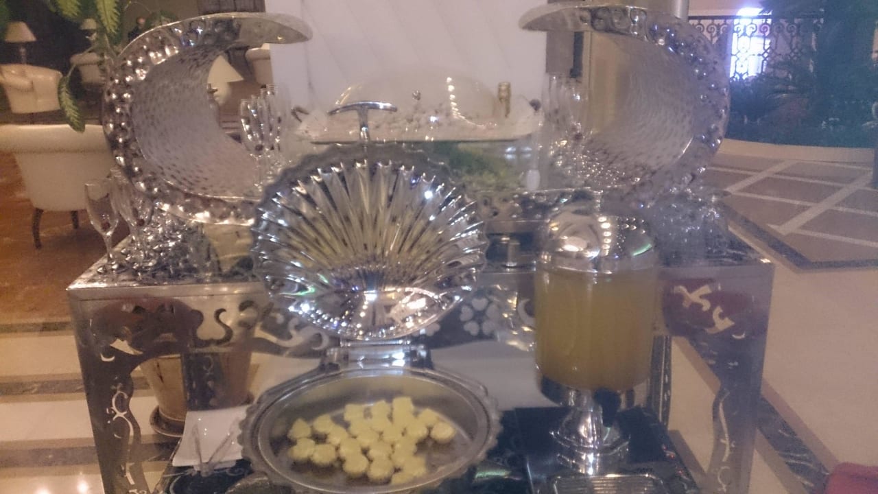 Süßes und Sekt gleich bei der Ankunft Aydinbey Kings Palace & Spa