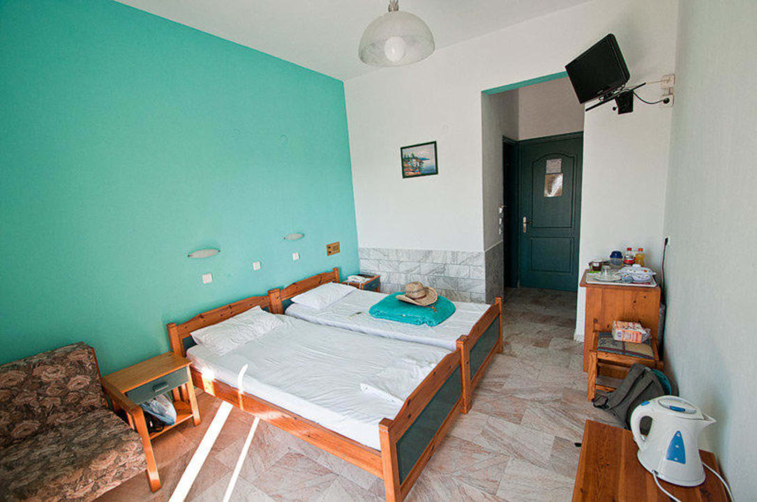 Zimmereinrichtung  Hotel Dimitris