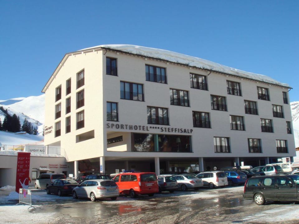 Aussenansicht des Hotels Hotel Steffisalp