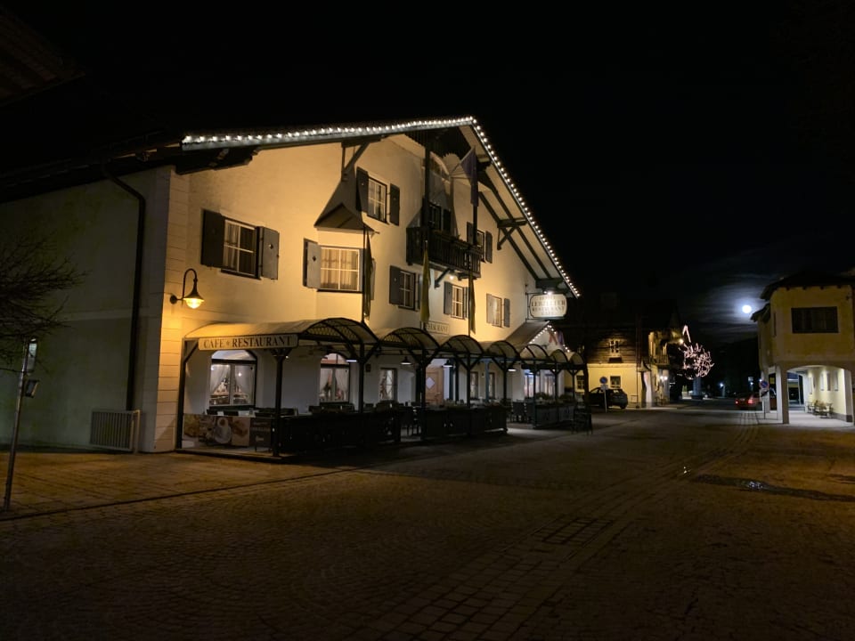 Außenansicht Hotel Lebzelter