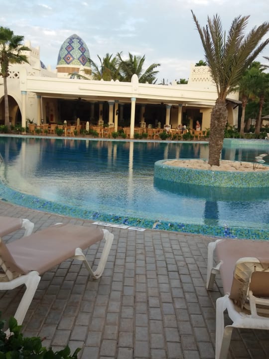 Pool Hotel Riu Karamboa