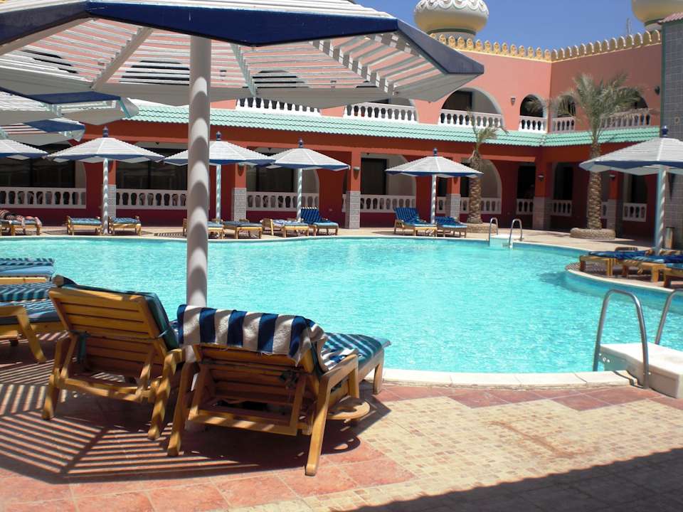 Einer der vielen Pools Pickalbatros Alf Leila Wa Leila Resort - Neverland Hurghada