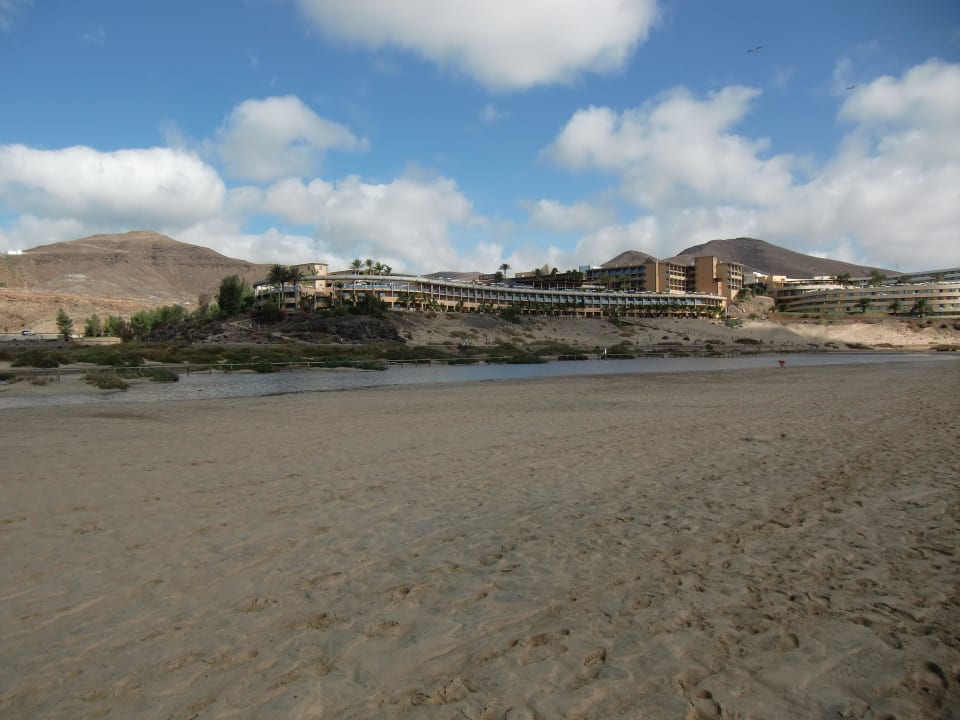 Blck vom Strand auf das Hotel Iberostar Palace Iberostar Selection Fuerteventura Palace