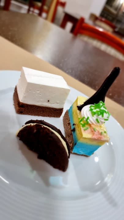 Gastro Asteria Collection Side