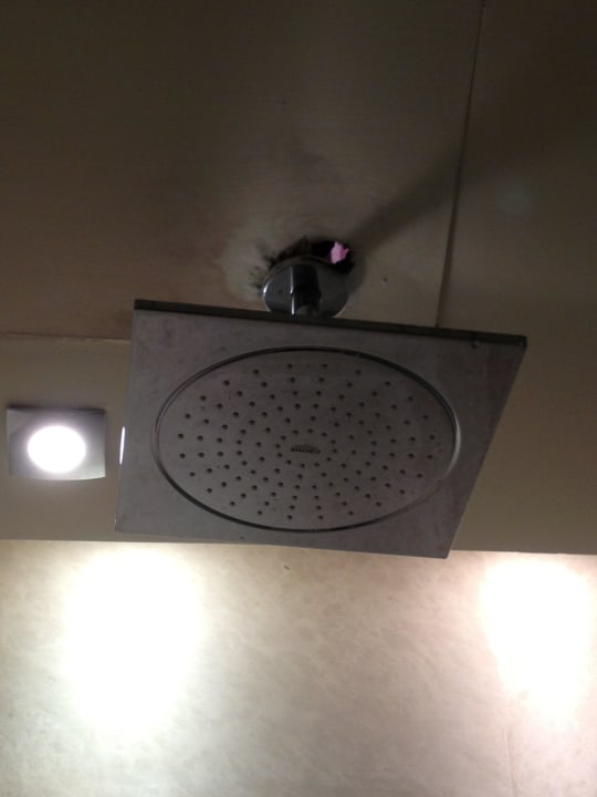 Regendusche Rixos The Palm Hotel & Suites