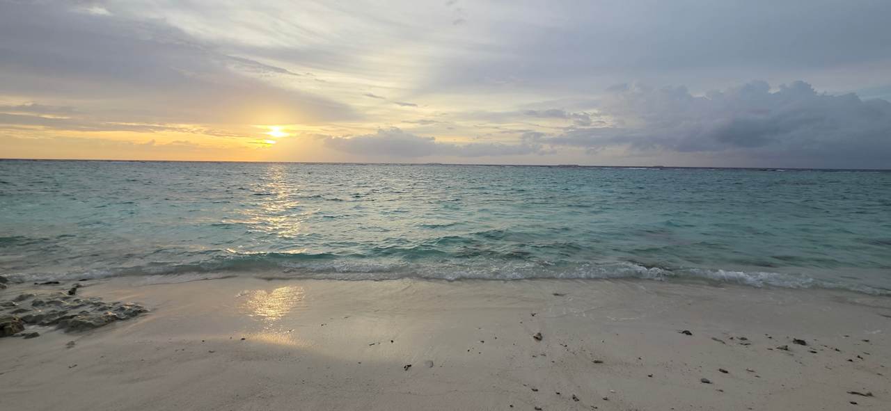 Strand Ifuru Island Maldives