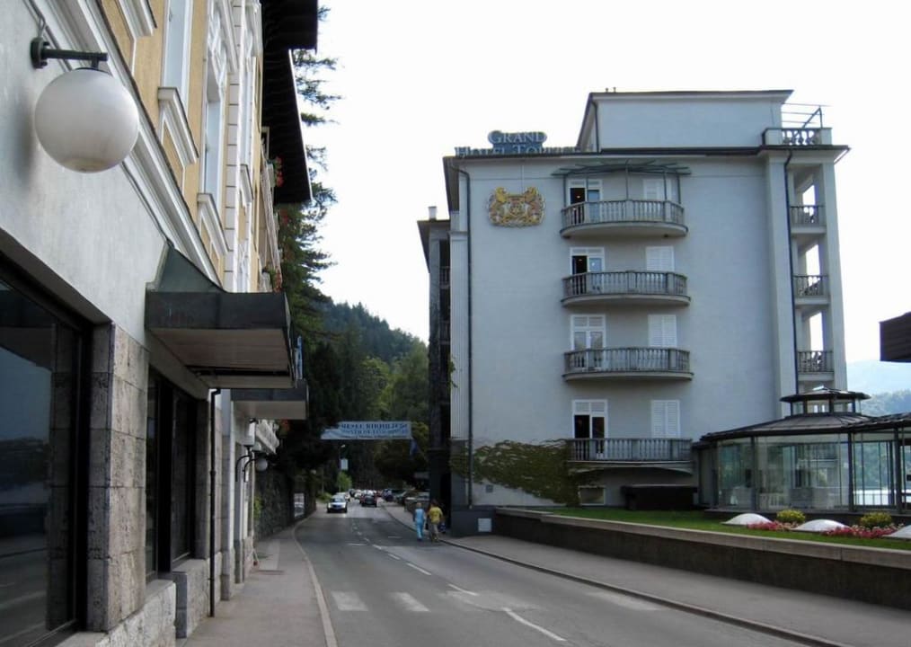 Road view Grand Hotel Toplice