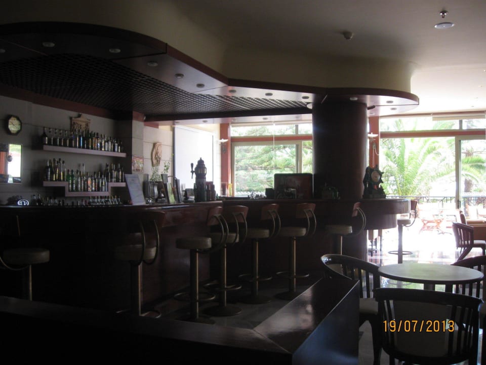 Hauptbar des Hotels Vantaris Beach - Hauptgebäude Vantaris Luxury Beach Resort