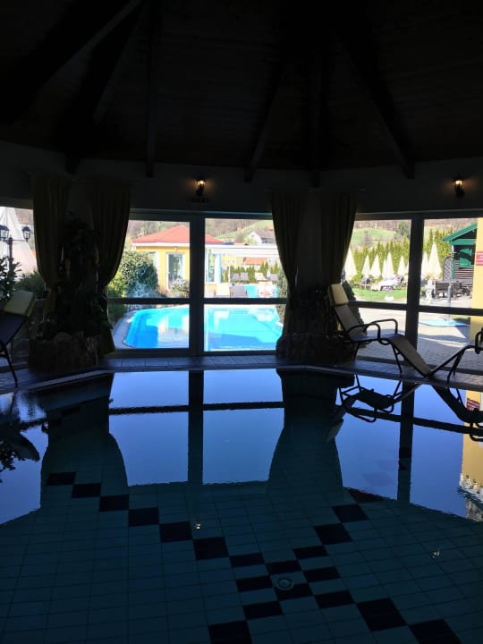 Innenpool Schlössl Hotel Kindl