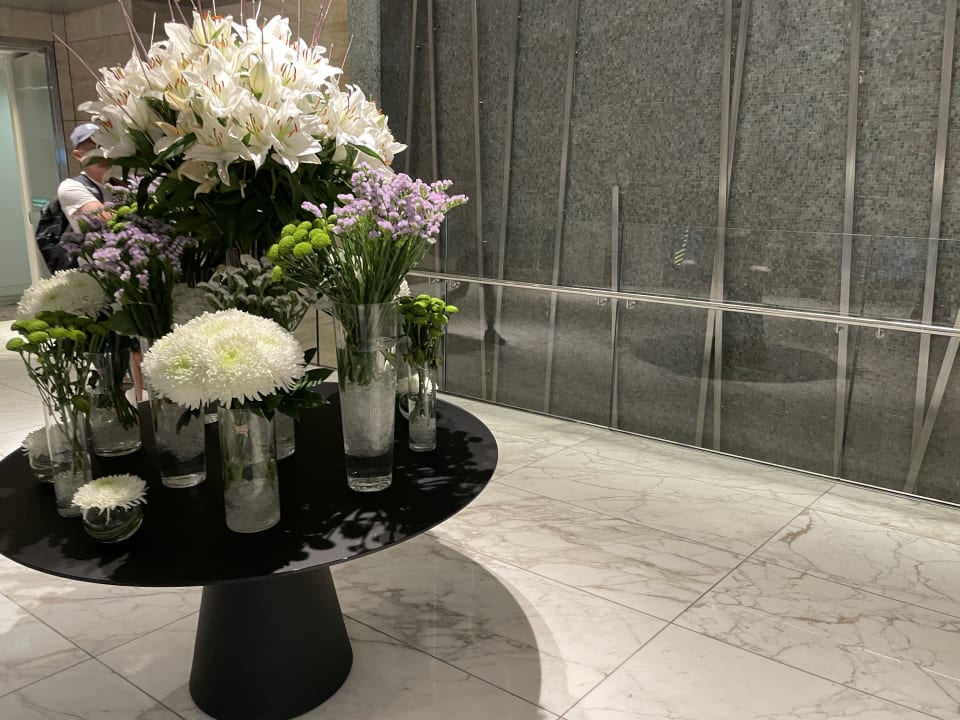 Lobby Oryx Airport Hotel