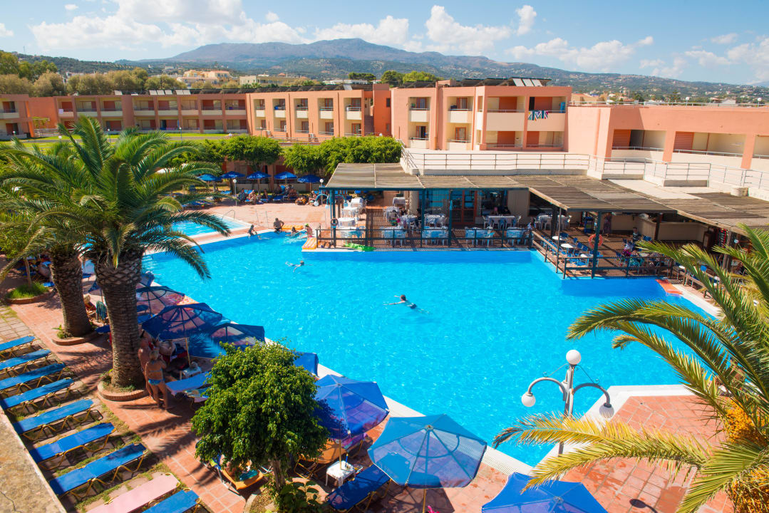 Main pool Rethymno Village