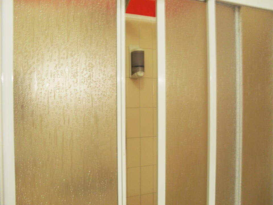 Defekte Duschwand Hotel Antille & Azzorre