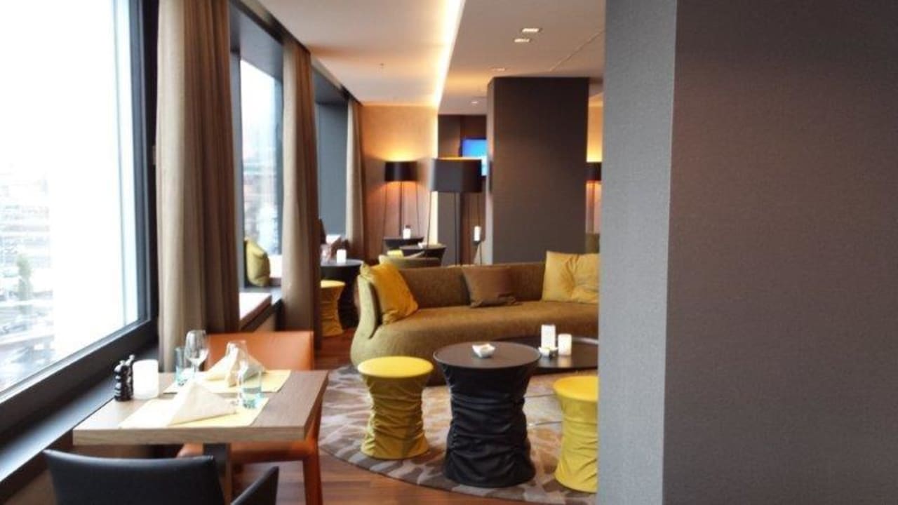 Club Lounge im 10. Stock Sheraton Zürich Hotel