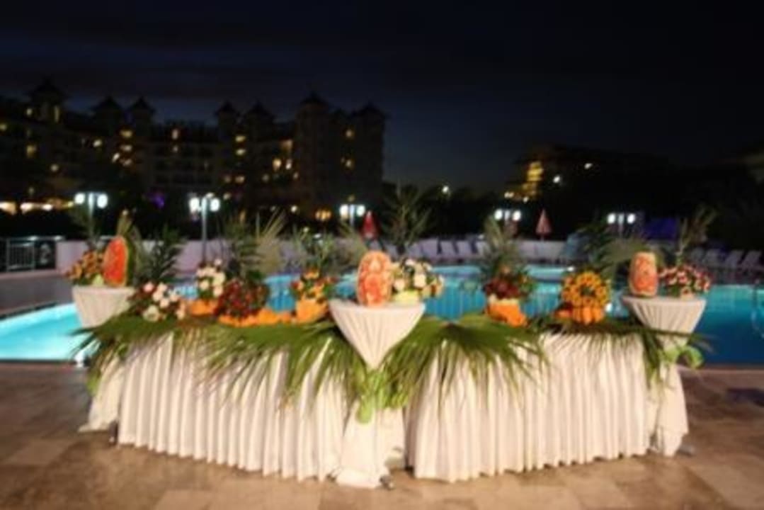 Büffet Serenis Hotel