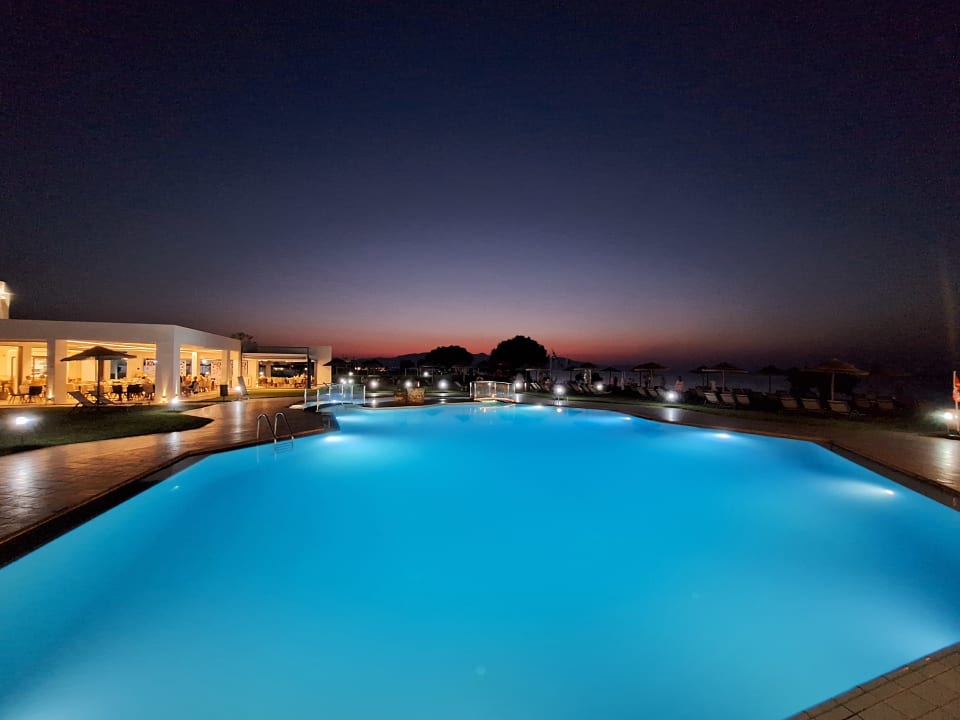 Pool Hotel Geraniotis Beach