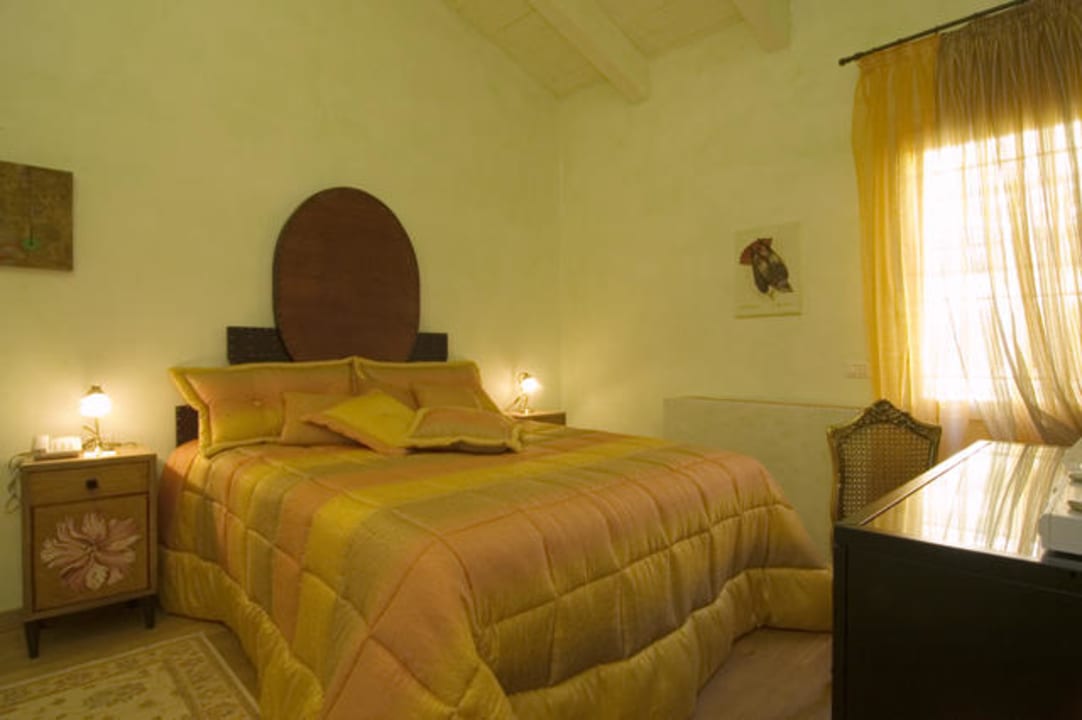 Deluxe room Relais Villa Roncuzzi