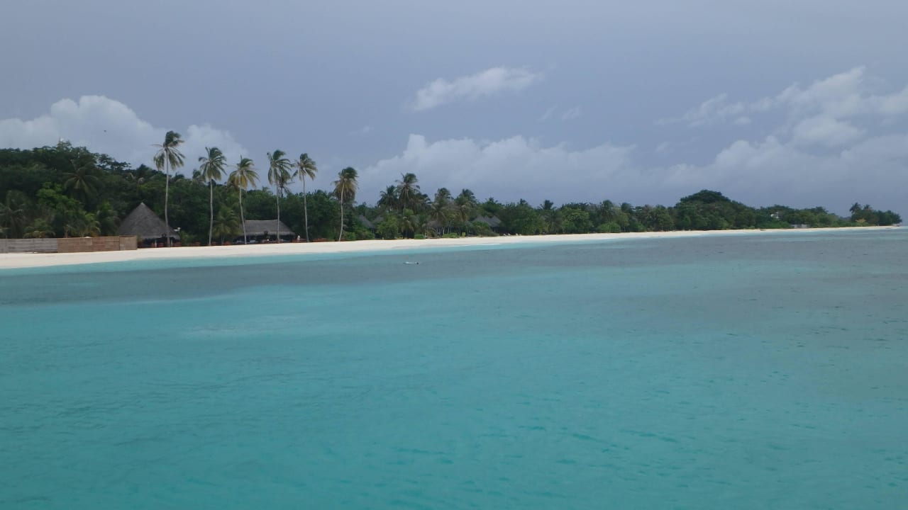 Strand Südseite  Kuredu Island Resort & Spa