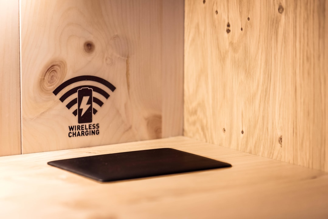 Wireless Charging in Panoramazimmern Hotel Schönruh