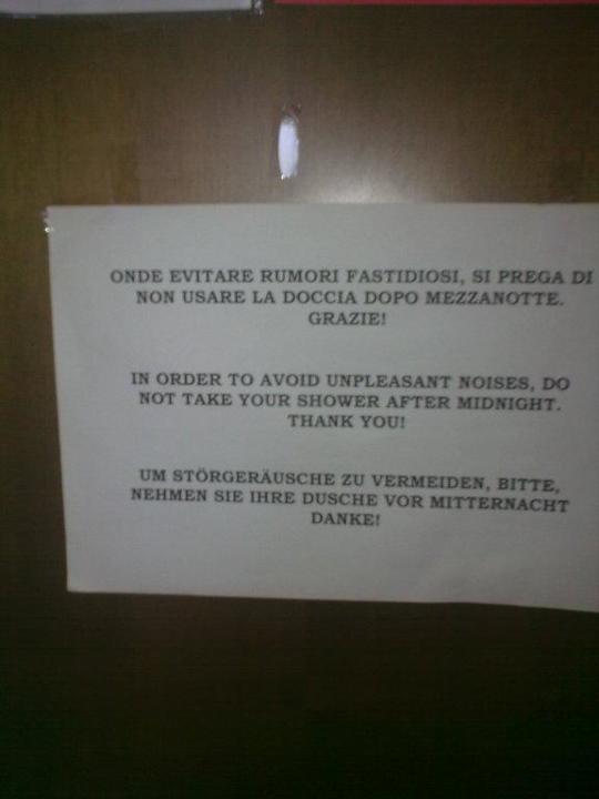 Zákaz sprchování Gardablu Residence Club