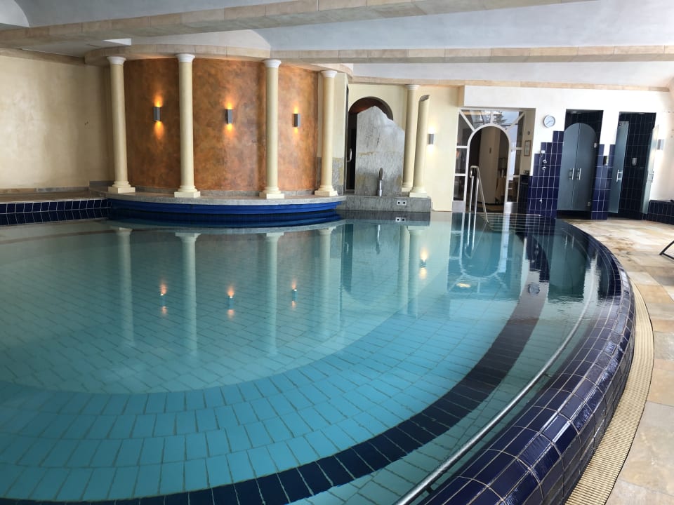 Pool Waldhotel & SPA Davos - for body & soul