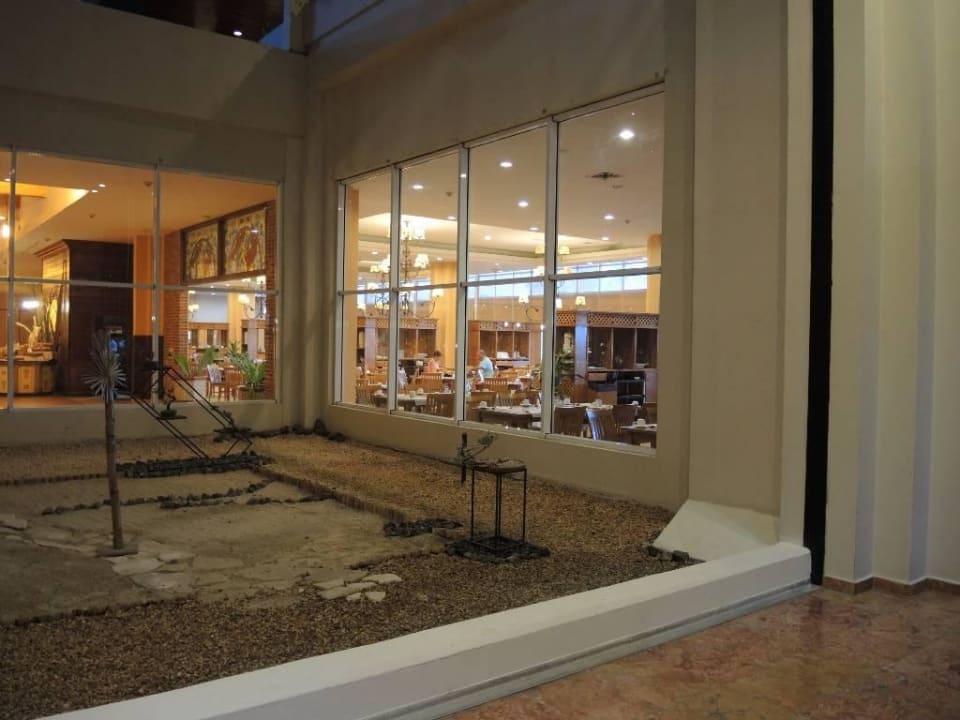 Blick ins Hauptrestaurant Blau varadero - Adults only