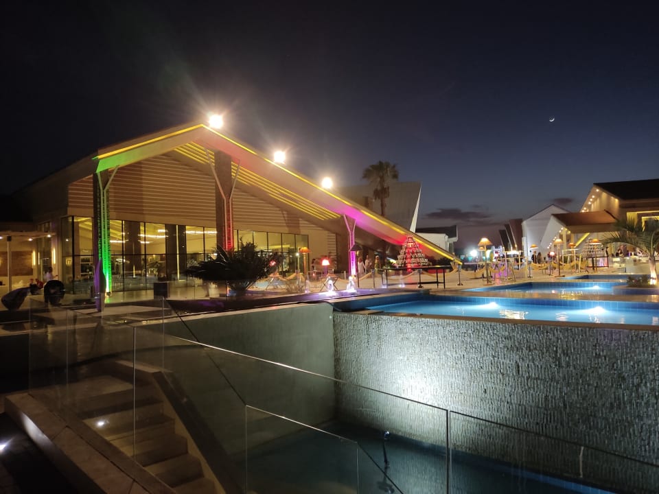 Außenansicht Pickalbatros Sea World Resort - Marsa Alam