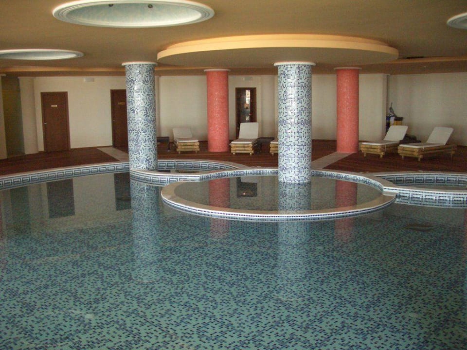 Das neue Hallenbad Hotel Kalithea Horizon Royal