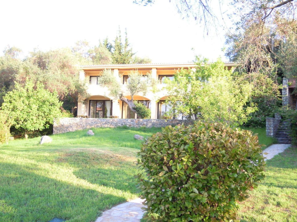 Blick auf Bungalows Corfu Imperial, A Grecotel Resort To Live
