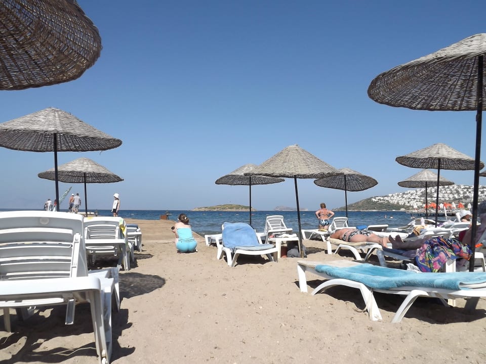 Beach Tiana Beach Resort