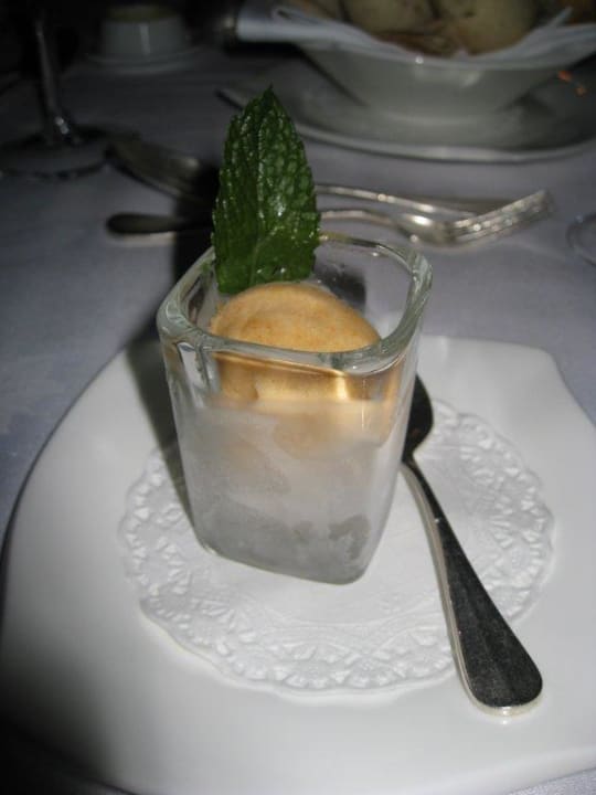 Gruß aus der Küche Teil Al Maha, A Luxury Collection Desert Resort & Spa