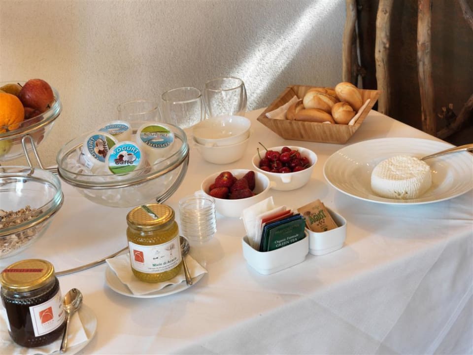 Buffet colazione biologica Polisena L'altro Agriturismo