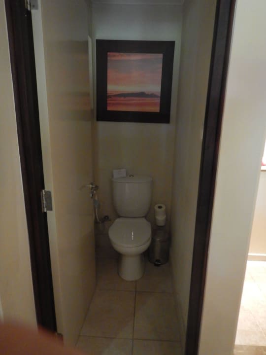 350 Victoria Beachcomber Resort & Spa