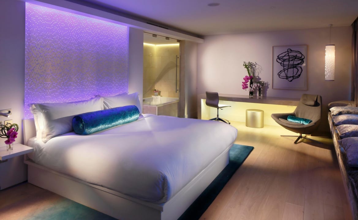 Zimmer The Morrison Dublin, Curio Collection by Hilton