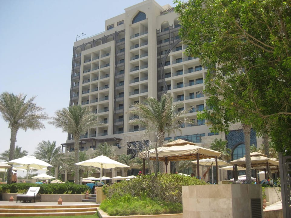 Poolansicht Ajman Saray, a Luxury Collection Resort