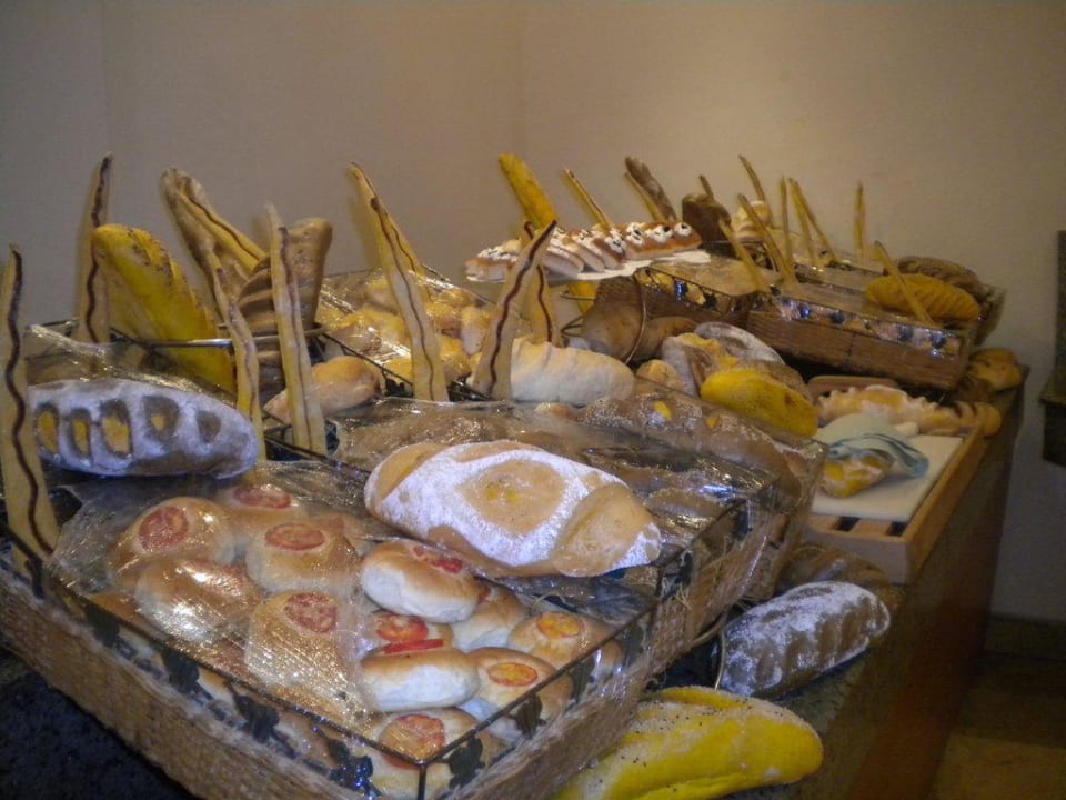 Hier gab es auch ein Brot wie einen Marmorkuchen Imperial Shams Abu Soma