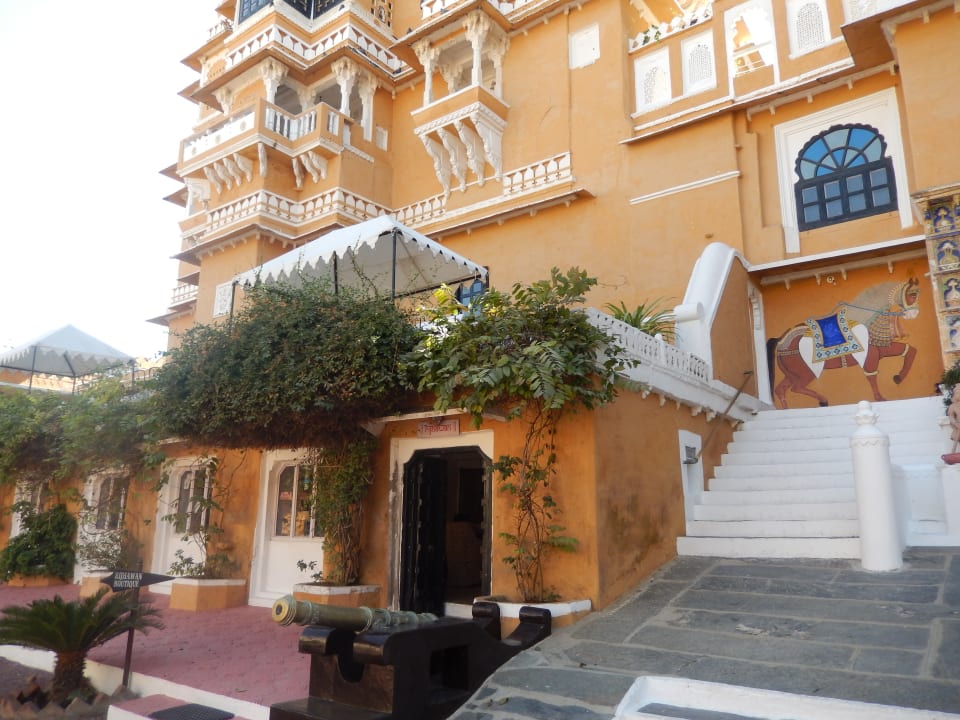 Außenansicht Hotel Deogarh Mahal
