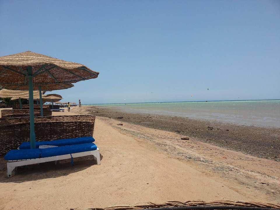 Strand vor Cluster 2 & Pool Mövenpick Resort & Spa El Gouna
