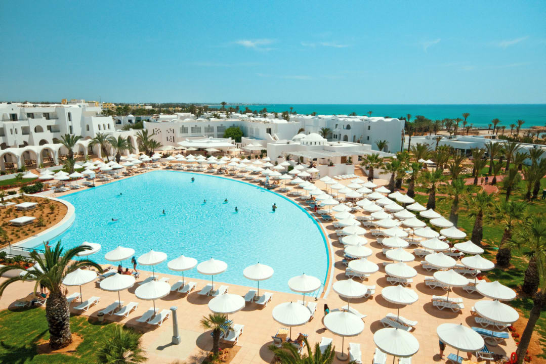 Pool Club Palm Azur