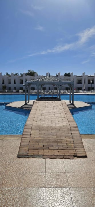 Pool Menaville Safaga