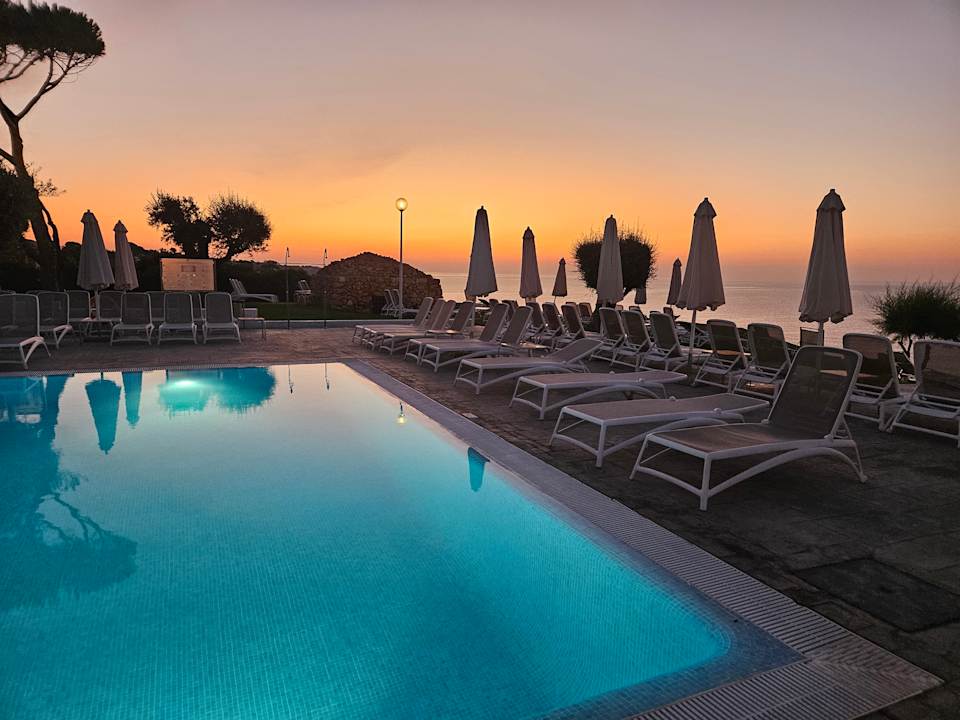 Pool blau punta reina