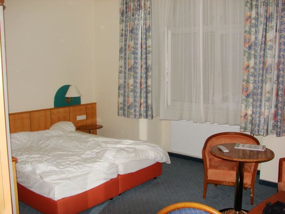 Bett und Sitzecke Hotel Der Wilhelmshof