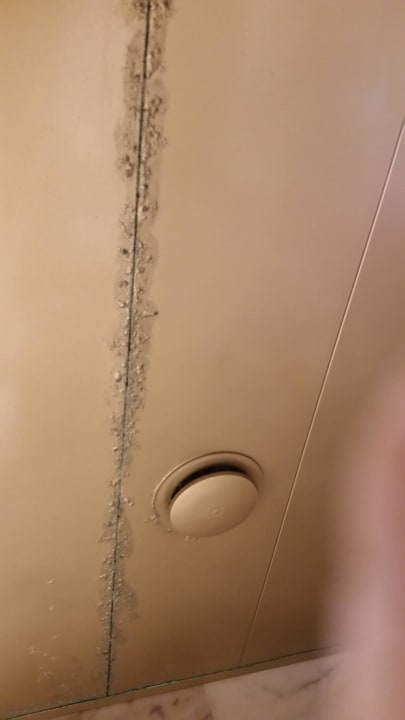 Badezimmerdecke allsun Hotel Bella Paguera